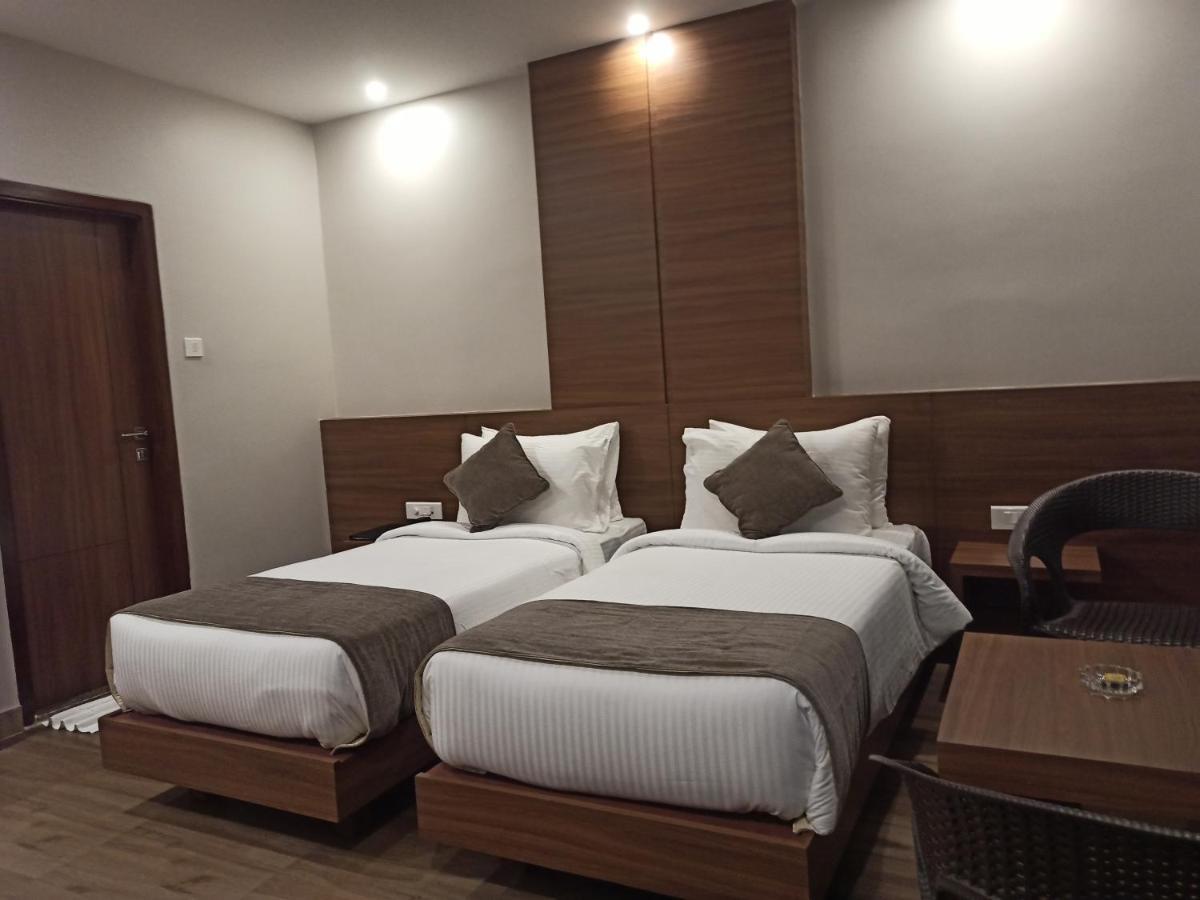 Hotel Tree Fern Dibrugarh Esterno foto