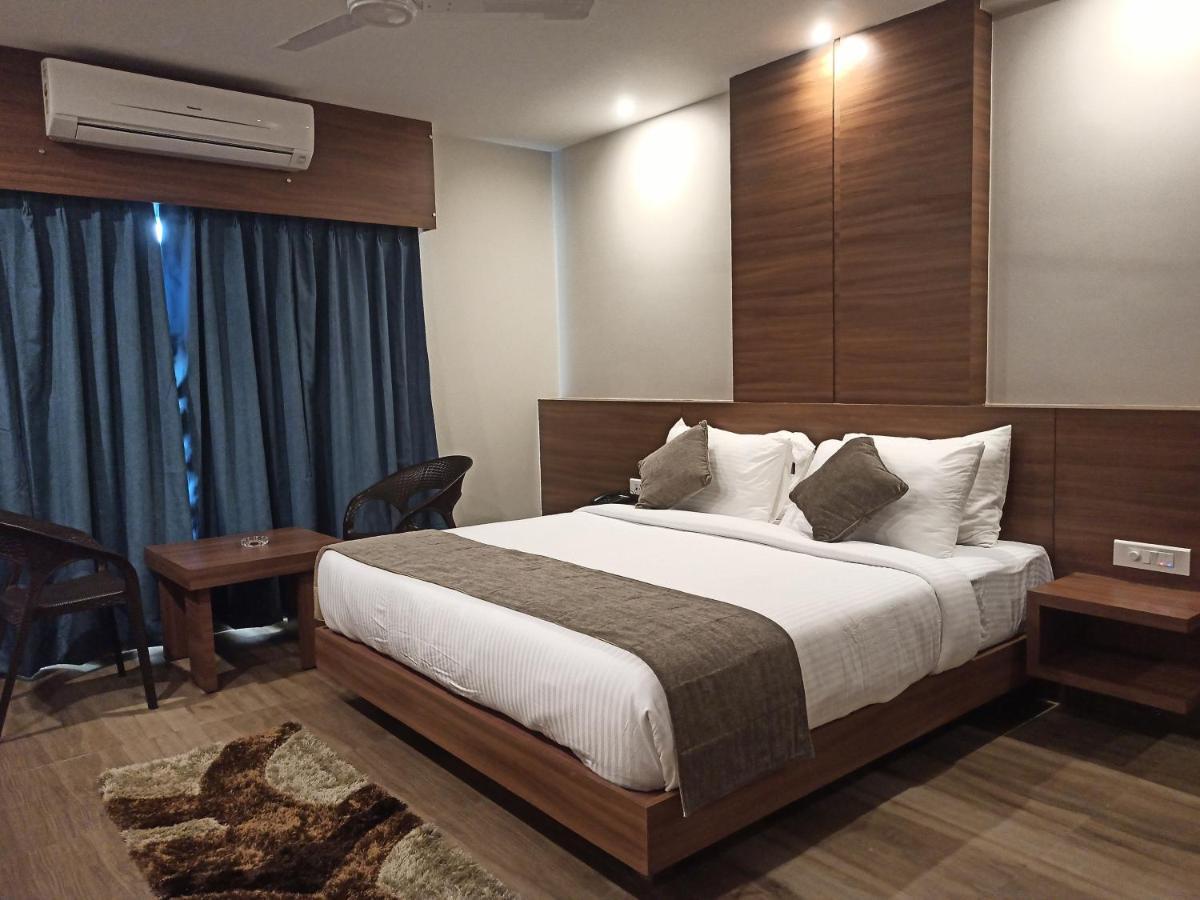 Hotel Tree Fern Dibrugarh Esterno foto