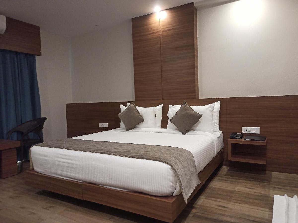 Hotel Tree Fern Dibrugarh Esterno foto