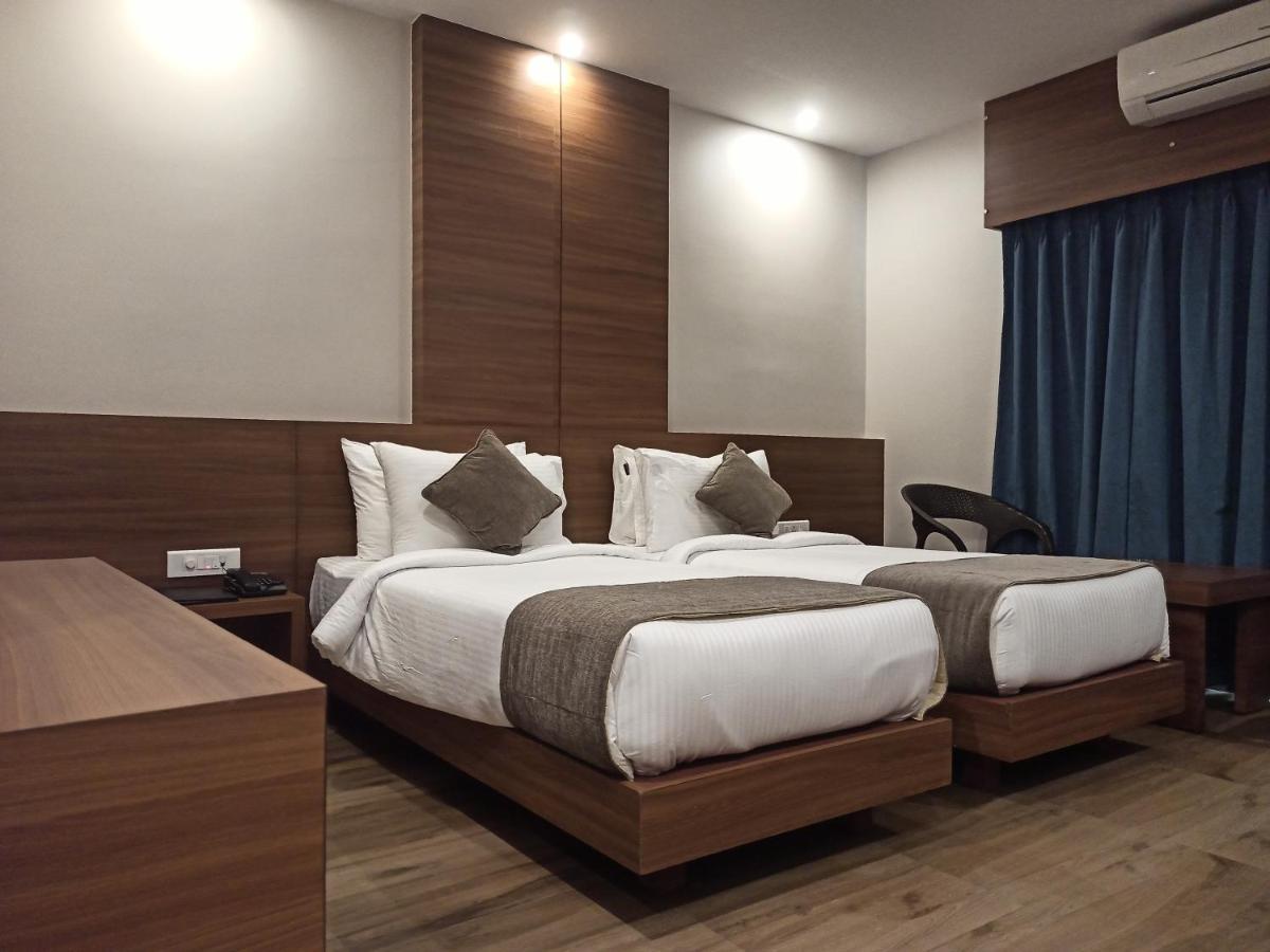 Hotel Tree Fern Dibrugarh Esterno foto